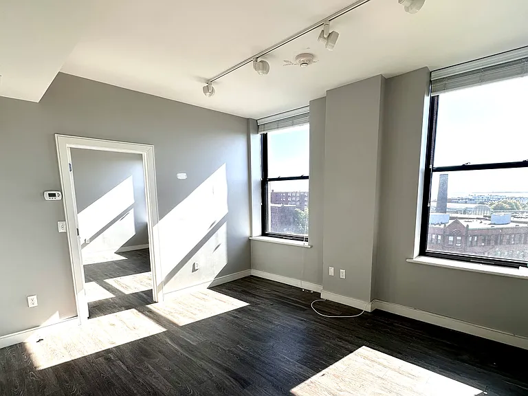 23 Central Ave — Photo 3