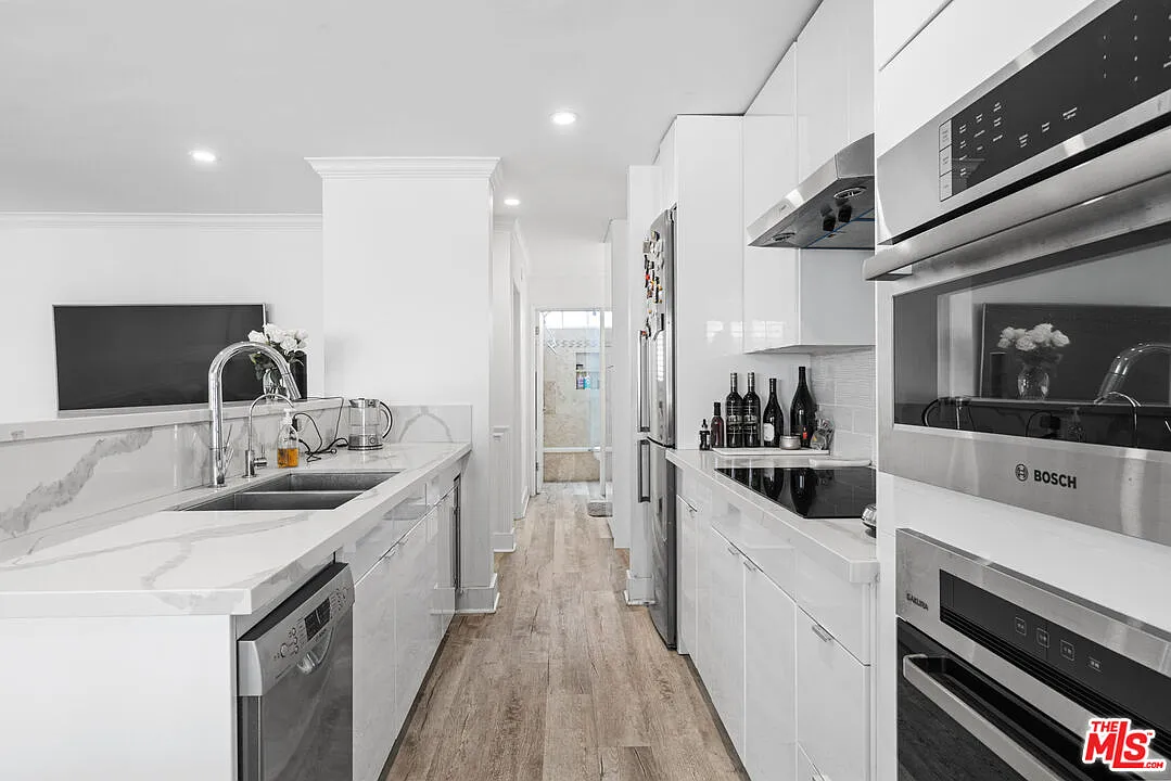 1 bed, 1.0 bath, 680 sqft, $2,970 — Photo 3