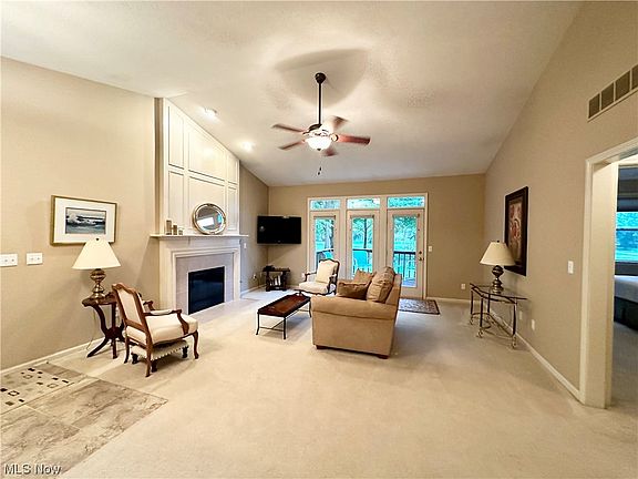 4th image of 2949 Country Club Ln #7