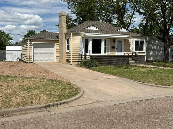 2420 Cheyenne Dr, Great Bend, KS 67530