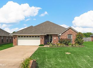 4206 Parkridge Dr, Benton, LA 71006