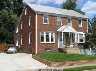 2735 S Veitch St, Arlington, VA 22206