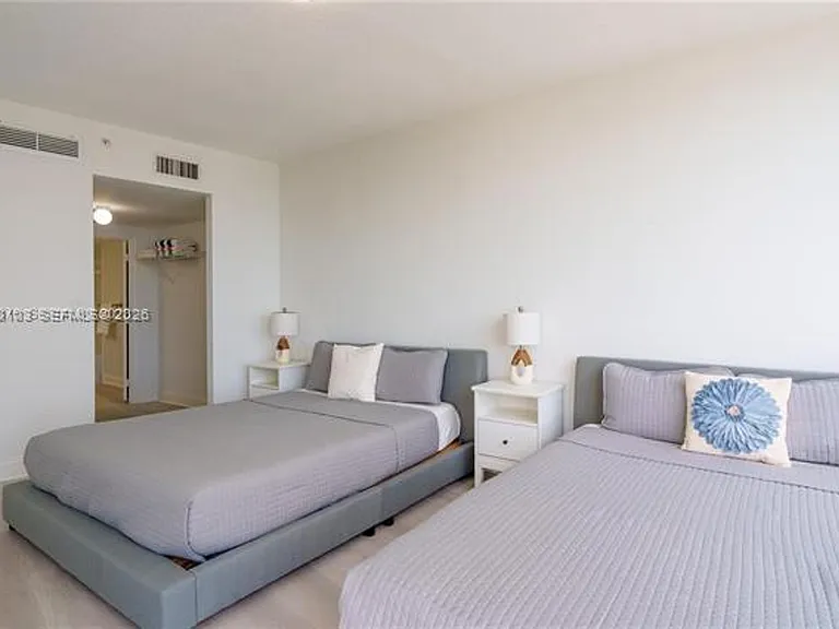 1750 N Bayshore Dr #2401 — Photo 16