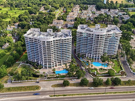 2nd image of 2228 Beach Dr APT 803