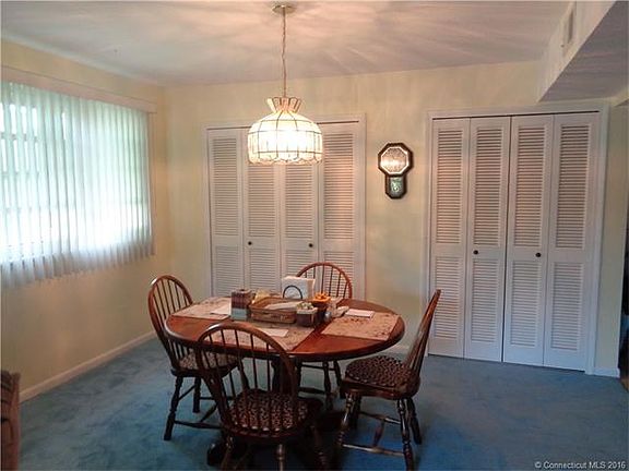 3rd image of 1404 Twin Circle Dr