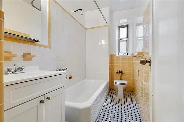 Rented by Triplemint | media 51