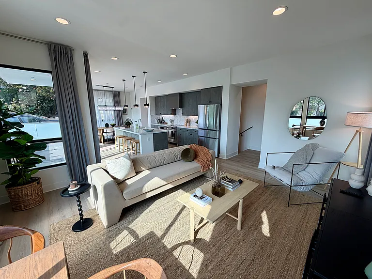1320 W Cannon Dr #6 — Photo 6