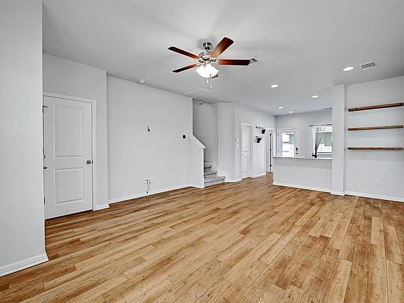 5th image of 17902 Papaveri Way #183