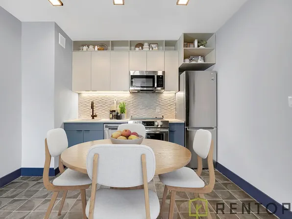 475 Grand Street image 2 of 11