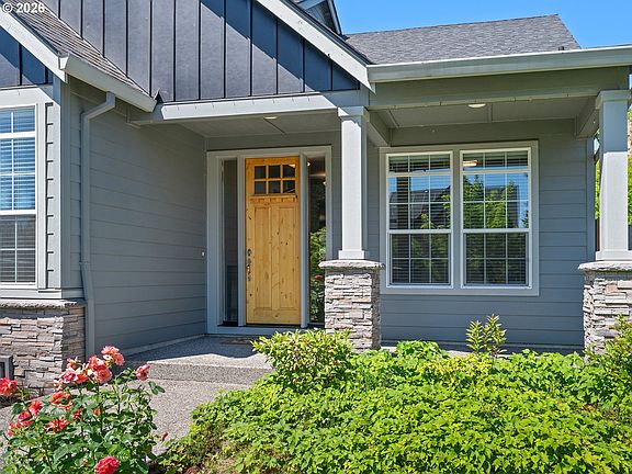 4th image of 265 NE 36th Ct