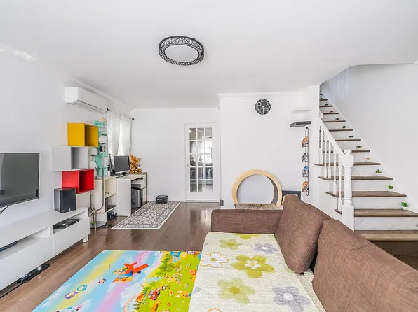 12-17 115th St #A, College Pt, NY 11356