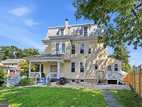 2nd image of 219 Crawford Ave