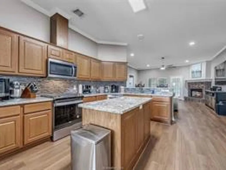 903 Whitewing Ln — Photo 6