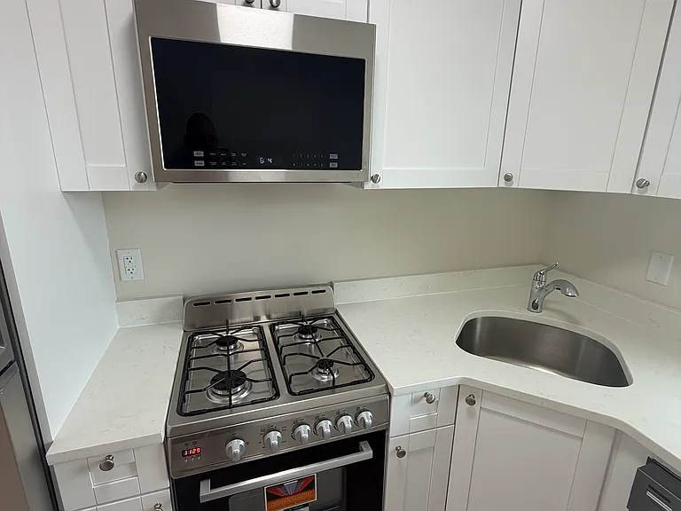325 Grantwood Blvd #6B — Photo 3