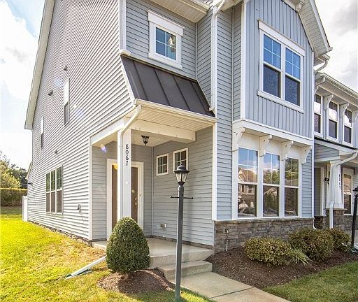 3rd image of 8067 Rutland Village Dr