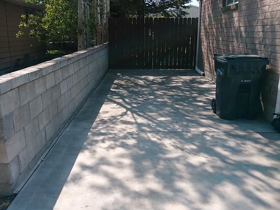 3rd image of 1330 Merrett Dr