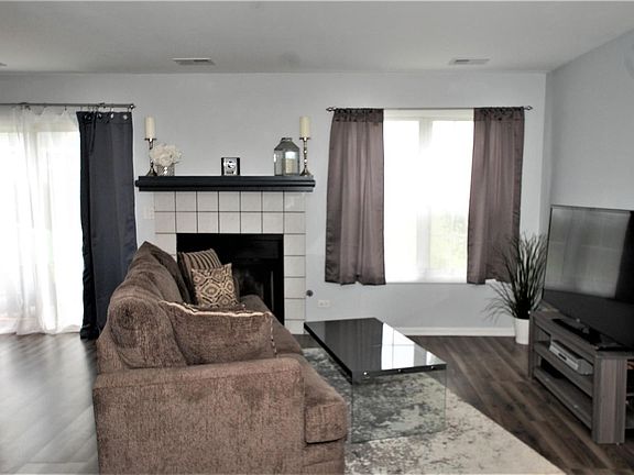 5th image of 201 Winnsboro Ct Unit C