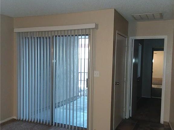 3rd image of 449 N Lamb Blvd