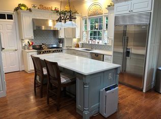 101 Hunting Valley Trl, Cumming, GA 30040