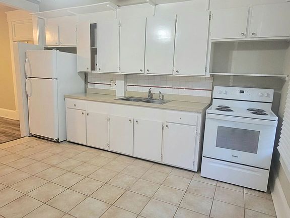 4th image of 2737-2743-2749 Vernon Ter #2737-01