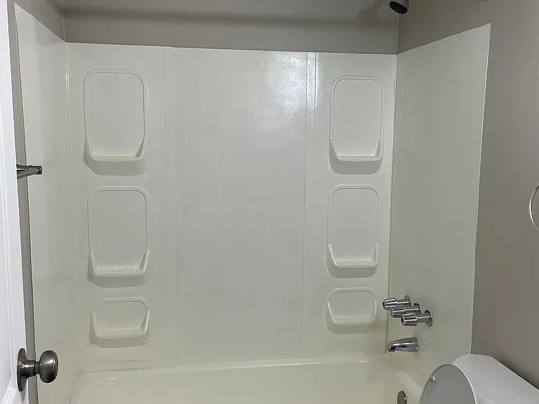1928 Agler Rd #1B — Photo 3