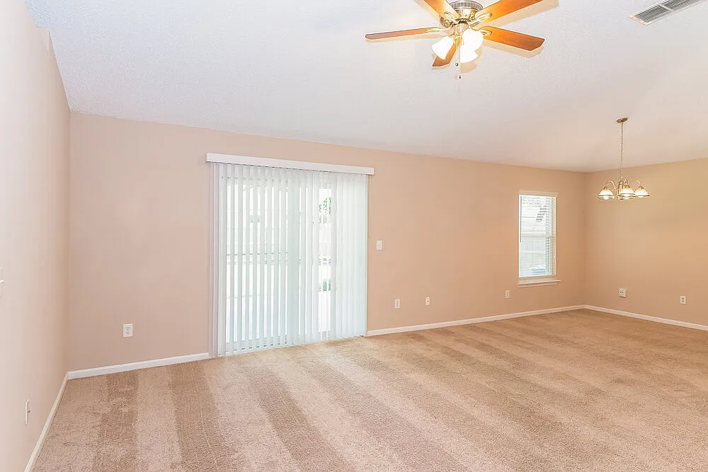 3 bed, 2.0 bath, 1359 sqft, $2,960 — Photo 3