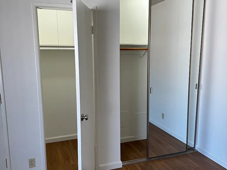 1009 N Hayworth Ave #16 — Photo 5