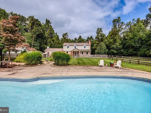 20520 Blue Ridge Mountain Rd, Paris, VA 20130