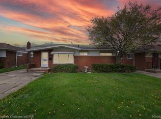 24680 Kelly Rd, Eastpointe, MI 48021