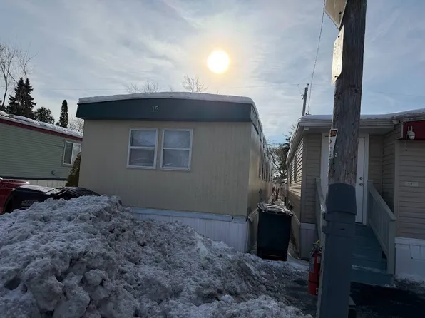 6361 S 27th St #15, Franklin, WI 53132