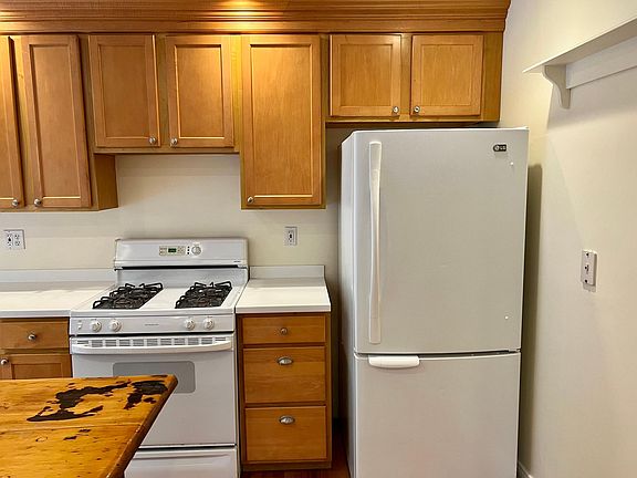 3rd image of 48 Auburndale Ave #2