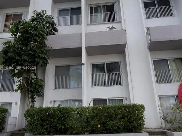 7801 NE 4th Ct APT 312, Miami, FL 33138