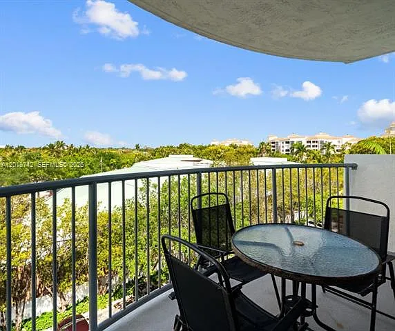 210 Sea View Dr #501 — Photo 5