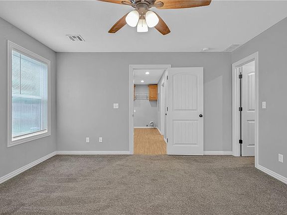4th image of 203 E Adams St