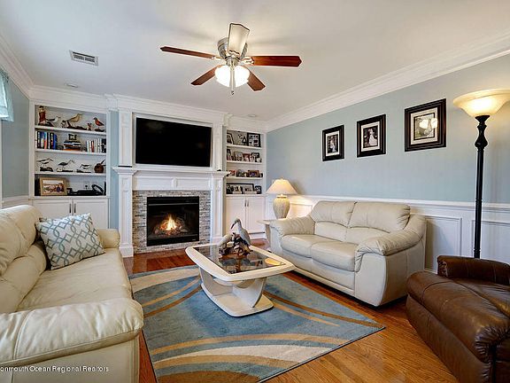 2nd image of 8 Cordoba Ct