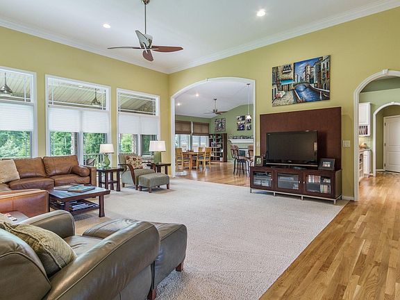 4th image of 5547 Pine Brook Cir