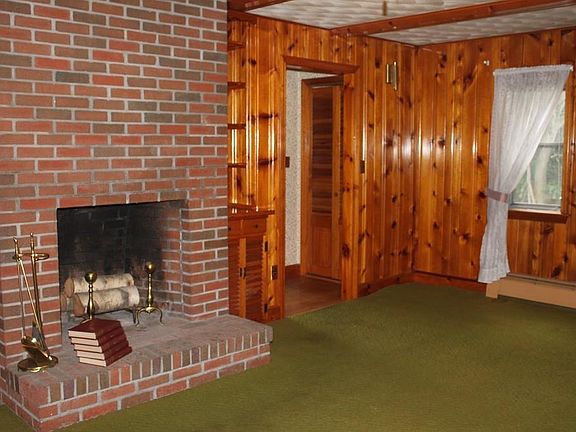3rd image of 11 Cloverdale Ave