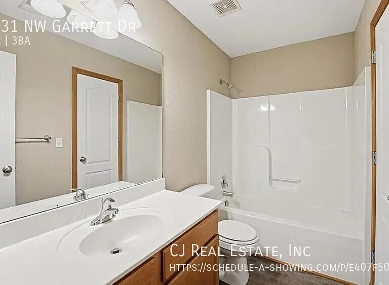 1631 NW Garrett Dr — Photo 5