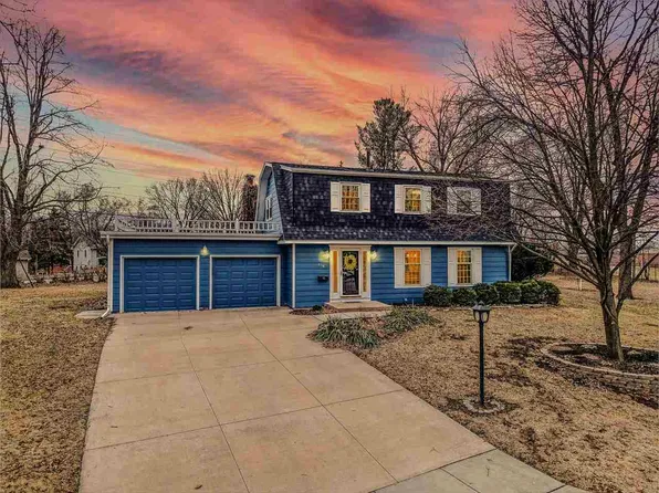 556 Mahaska Ct, Iowa City, IA 52246