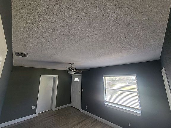 5th image of 235 Saint Andrews St S