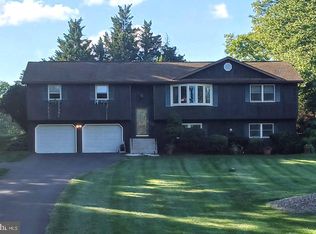 18 Chestnut Dr, Carlisle, PA 17015