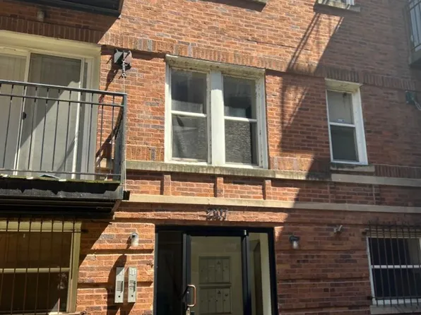 2107 E 67th St APT 206, Chicago, IL 60649