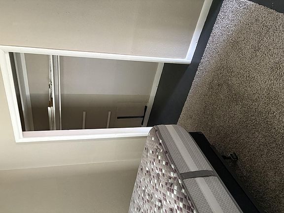 4th image of 617 E Ashland St