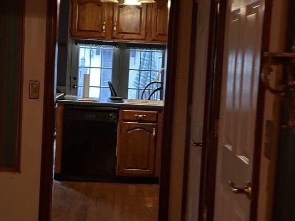 3rd image of 412 N King St