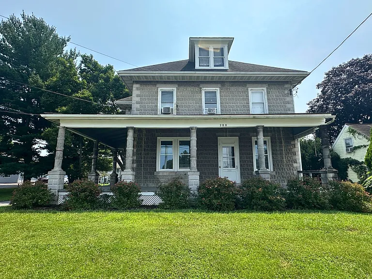 288 W Main St — Photo 1