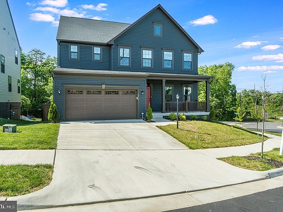 3rd image of 1312 City View Ln