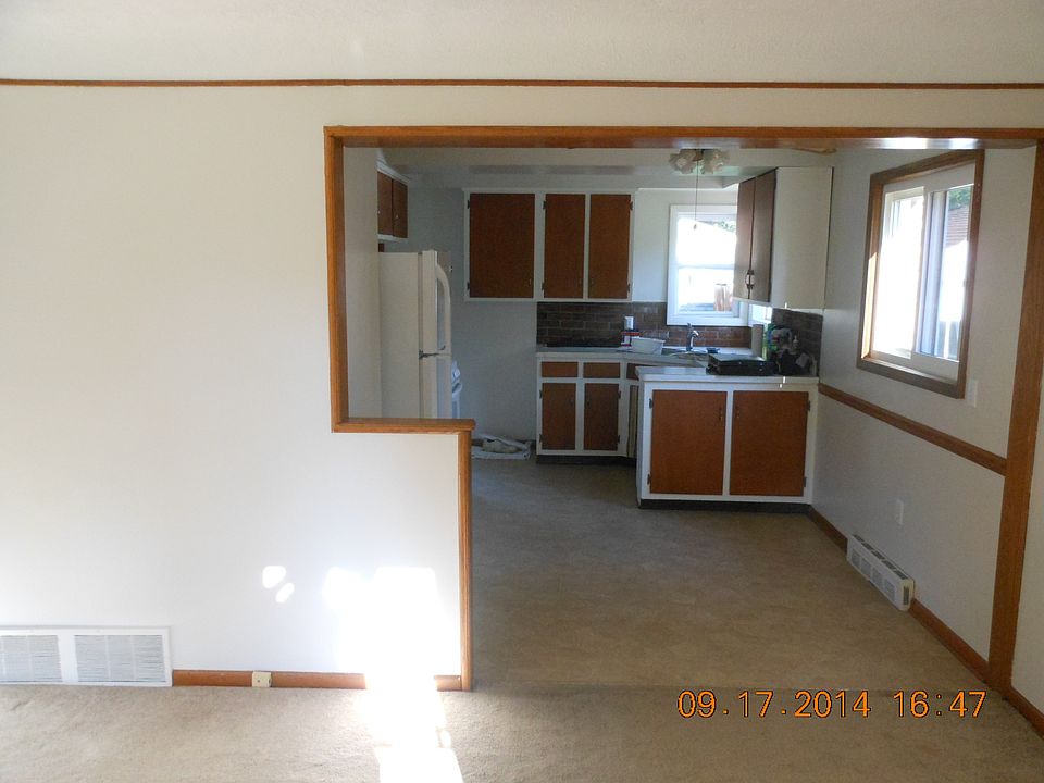 2nd image of 1933 Eaton Dr