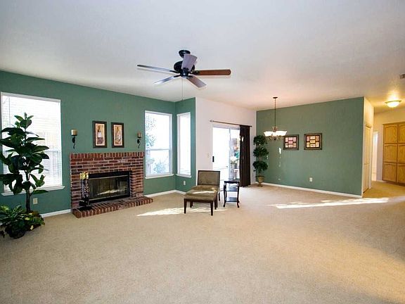 2nd image of 100 Grantham Ct