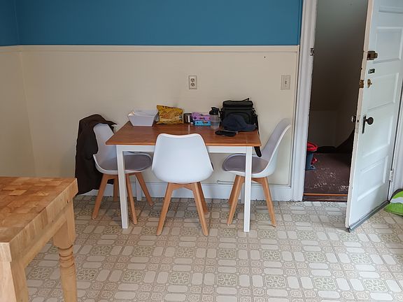 5th image of 23 Ogden St Floor 3