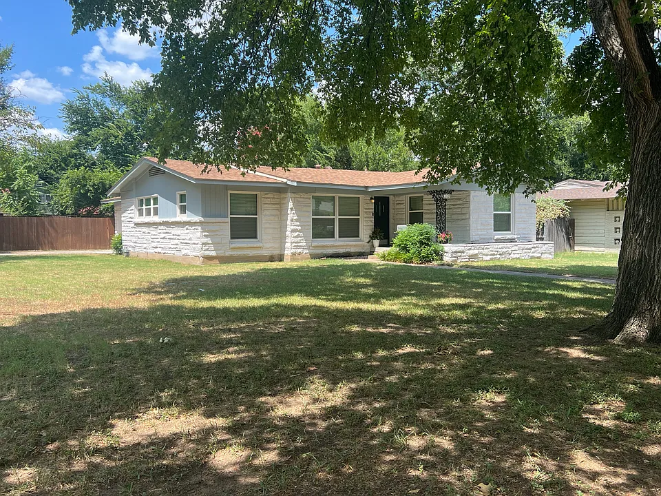 1117 Mockingbird Ln